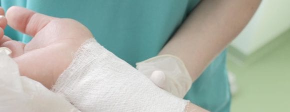 What is a wound care nurse